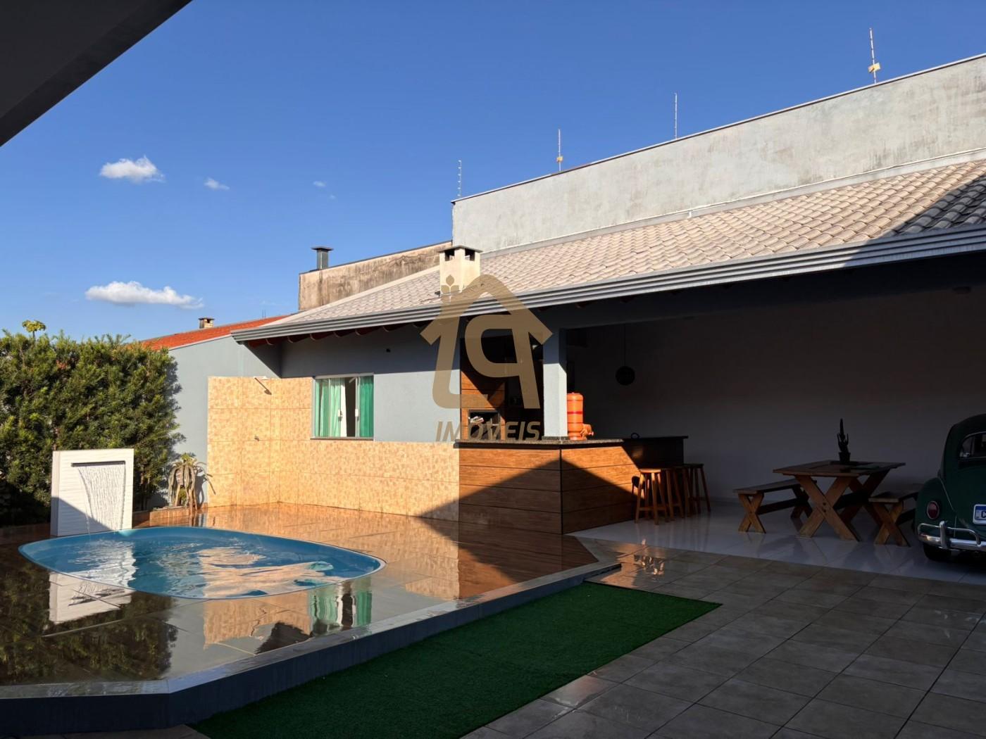 Casa Alto Padr&atilde;o para Venda na cidade de Maring&aacute; no bairro Jardim Paris