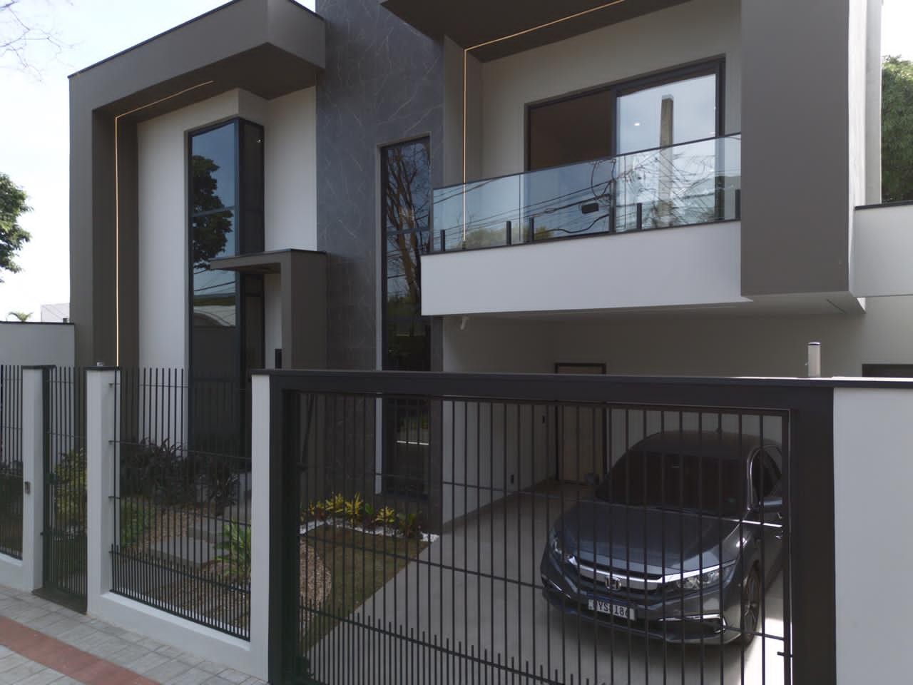 Casa Alto Padr&atilde;o para Venda na cidade de Maring&aacute; no bairro Vila esperan&ccedil;a