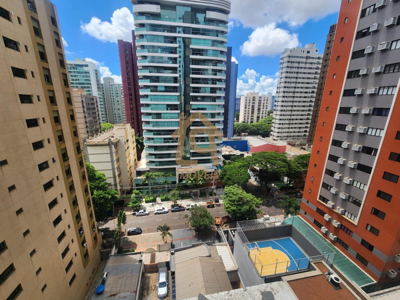 Apartamento para Venda na cidade de Maring&aacute; no bairro Zona 01